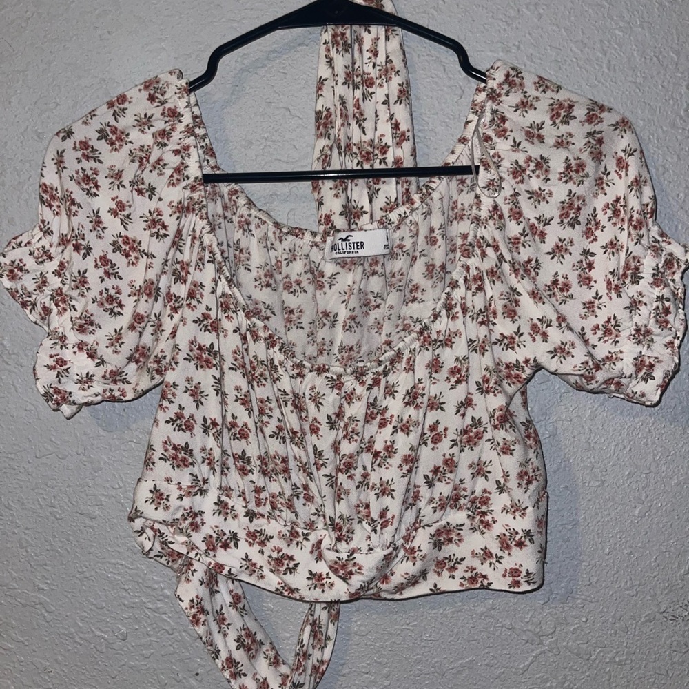 Back tie detail floral crop top